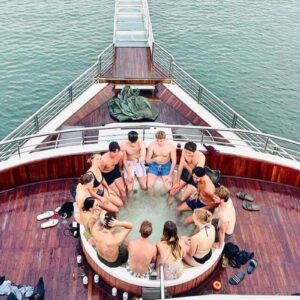 Jacuzzi, Halong Hideaway Cruise.